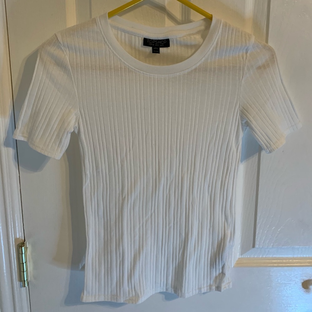 Cute TOPSHOP White Ribbed Shirt🤍